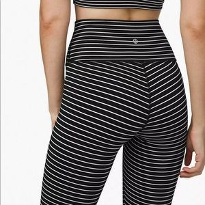 Lululemon size 6 black/white striped Wonder Under